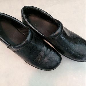YUU brand clog shoes, black, size 9.5